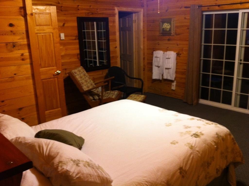 Blind River Lake Lauzon Resort الغرفة الصورة